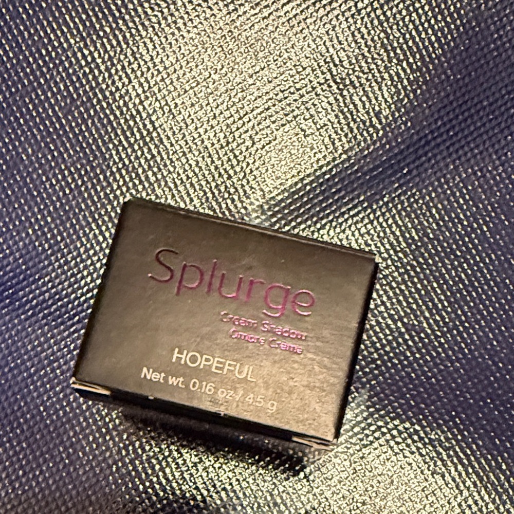 Younique Splurge Cream Eyeshadow - Hopeful